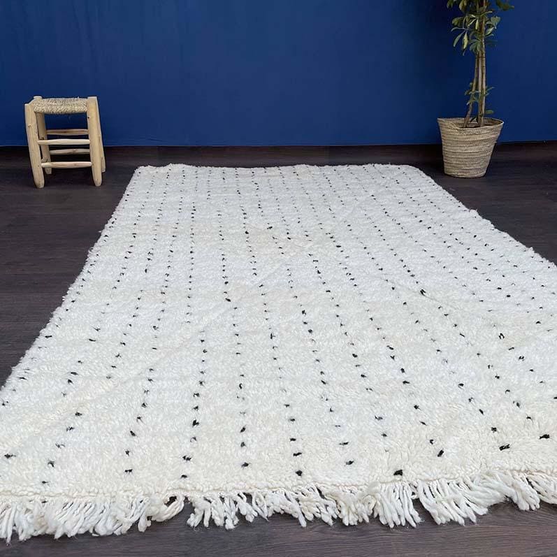 Tapis Marocain Blanc avec des Pois Noirs MAZIR D coration