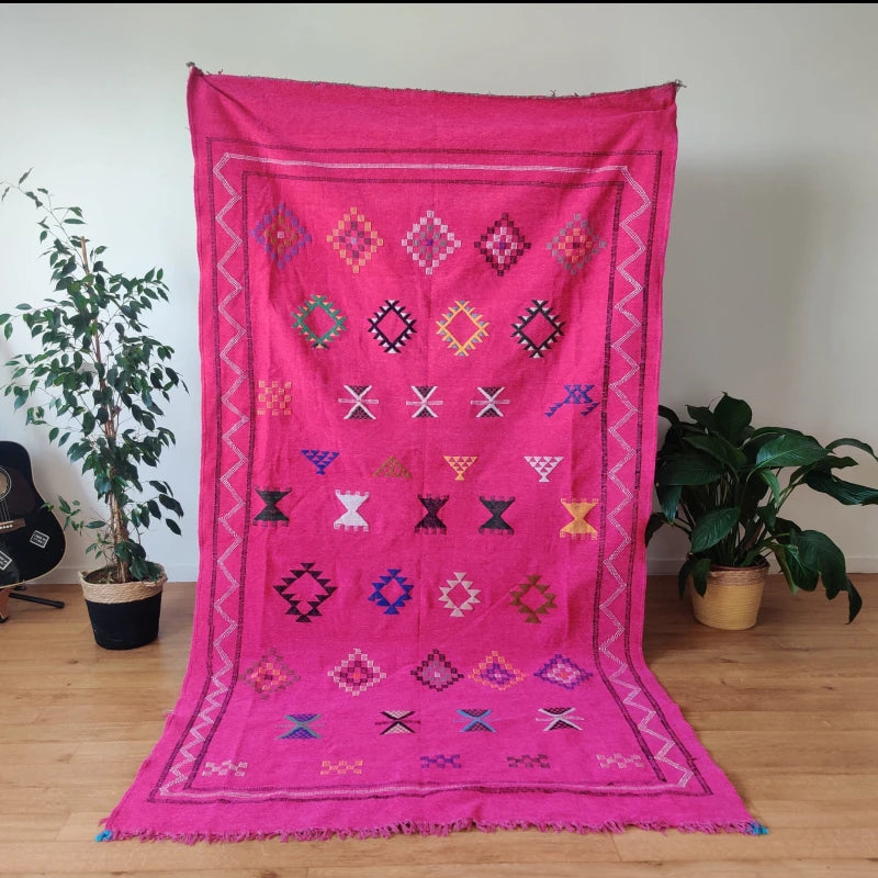 Tapis berbère rose ethnique - MAZIR Décoration